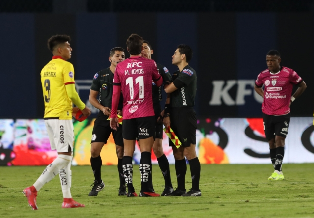 Arbitro Yerson Zambrano