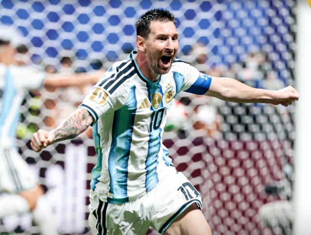 Lionel Messi 12