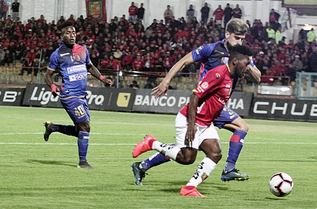 Jonathan González 9