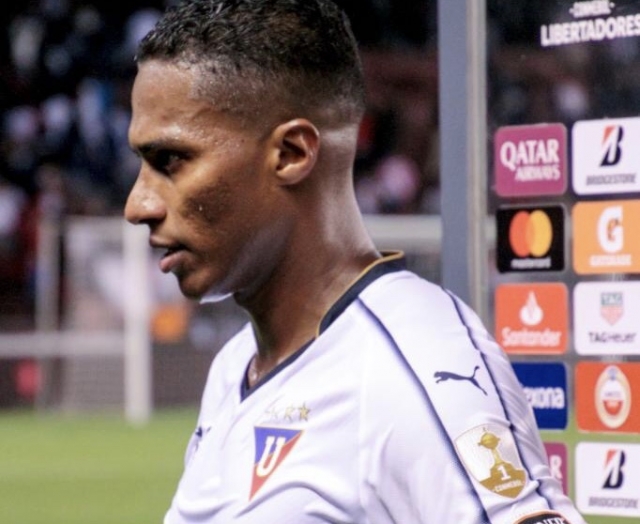 Antonio Valencia 14