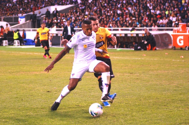 Antonio Valencia 9