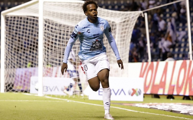 Romario Ibarra 5