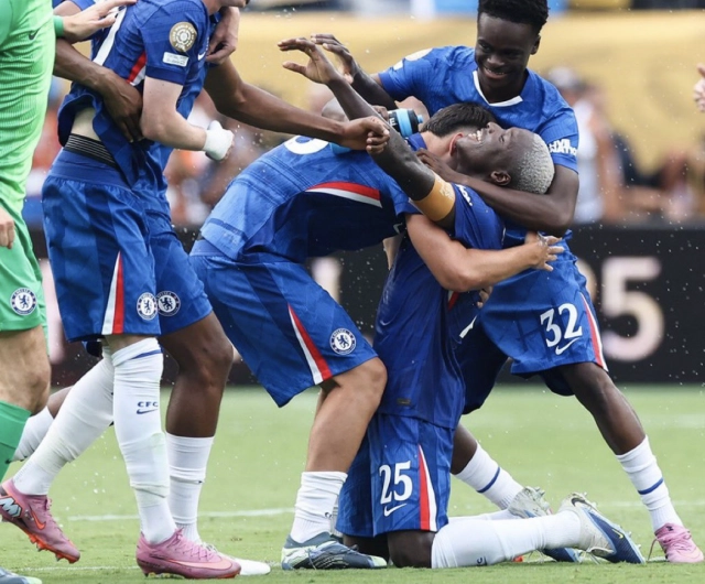 Moises Caicedo 55