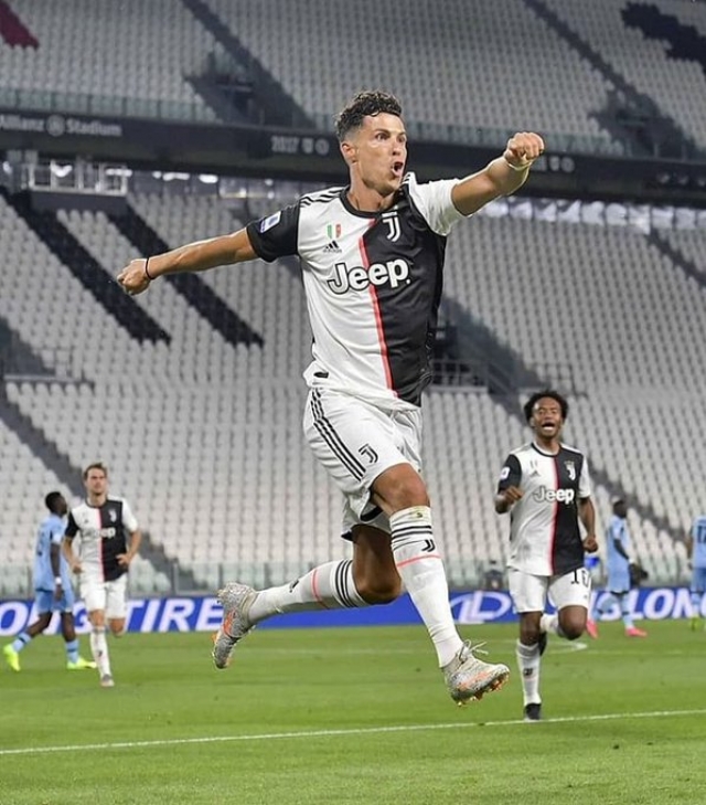 Cristiano Ronaldo 12