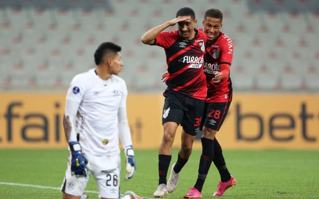 Atletico Paranaense 3