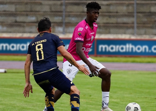 William Pacho 3