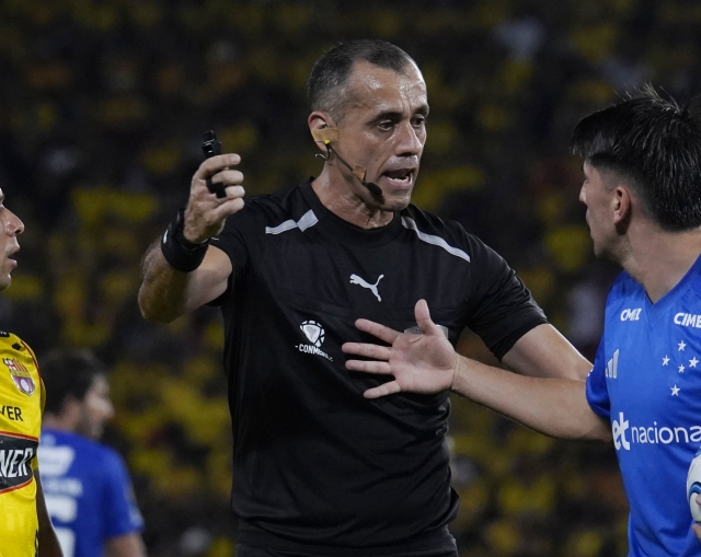 arbitro Gabriel Benitez