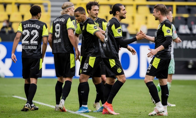 Borussia Dortmund 8