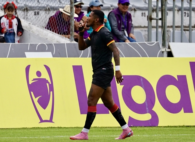 Luis Estupiñan 6