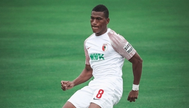 Carlos Gruezo 3