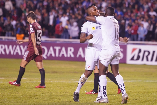 Antonio Valencia 7