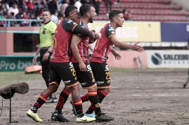 Deportivo Cuenca 8