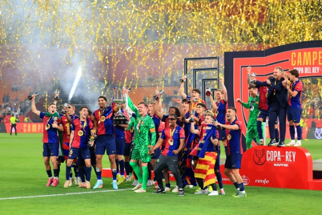 Barcelona-Real Madrid-Copa del Rey-2025-Trofeo