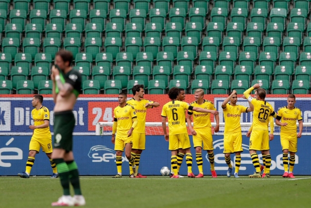 Borussia Dortmund 9