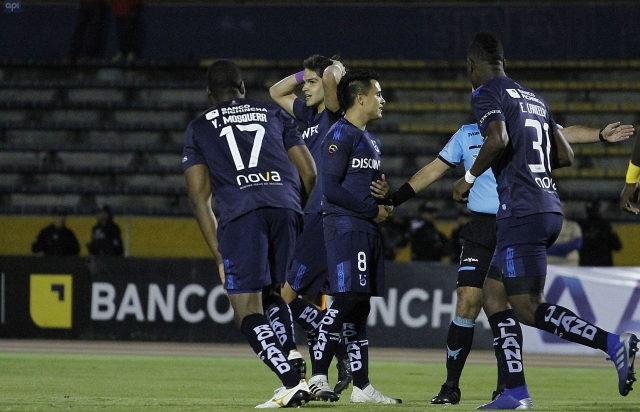 U Catolica 11