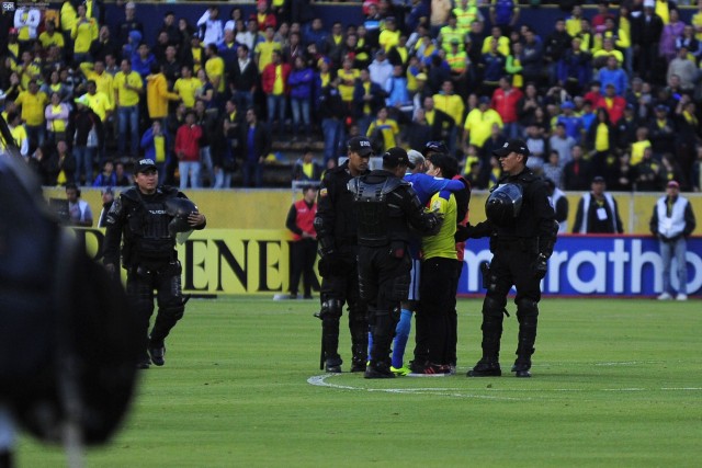 Neymar e hincha ecuatoriano