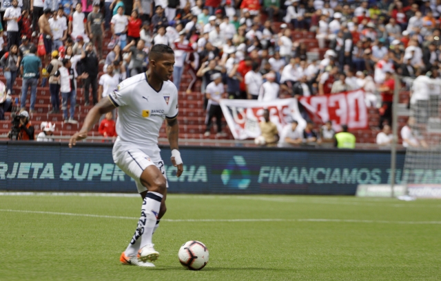 Antonio Valencia 15