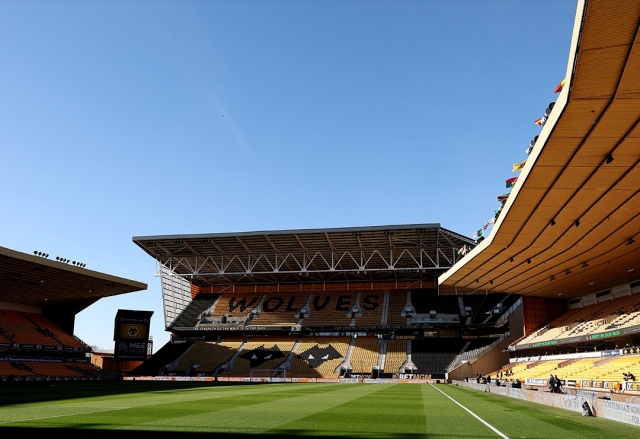 Estadio Wolves