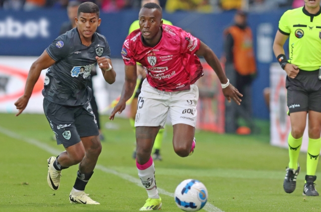 Beder Caicedo 6