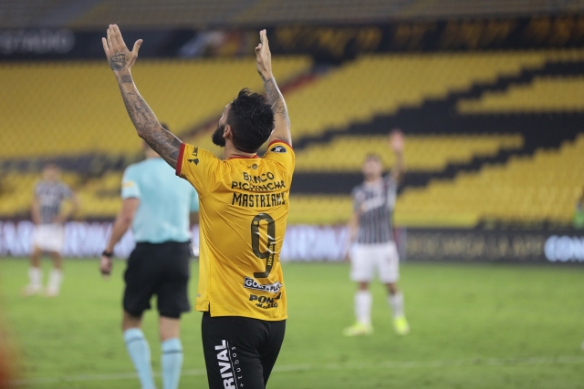 Gonzalo Mastriani 8