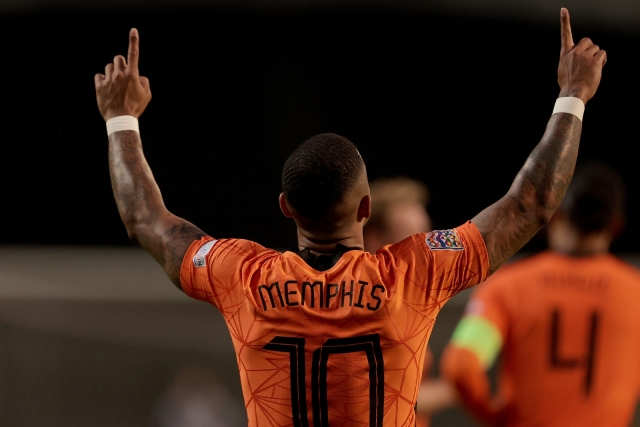Memphis Depay 8