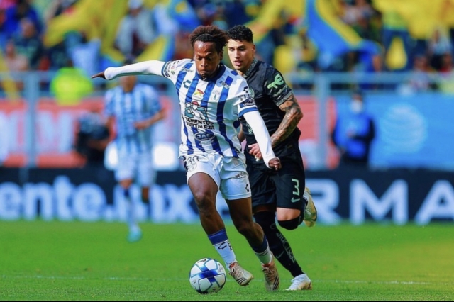 Romario Ibarra 4