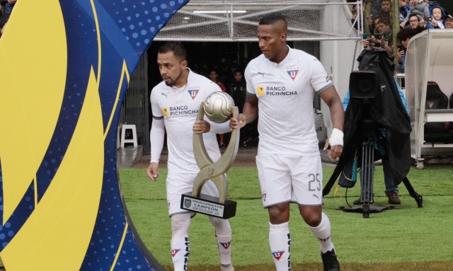Antonio Valencia 4