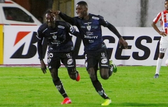 Moises Caicedo 30